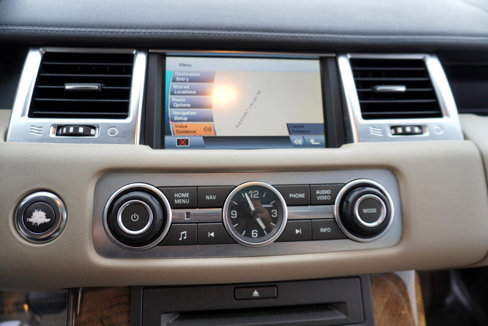 Used 2011 Land Rover Range Rover Sport HSE image 15