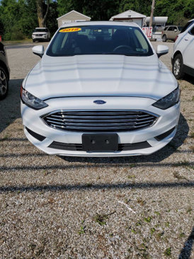 Used 2018 Ford Fusion SE image 2