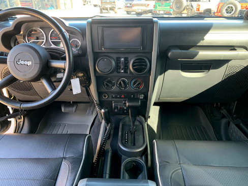 Used 2010 Jeep Wrangler Unlimited Rubicon w/ Dual Top Group image 39