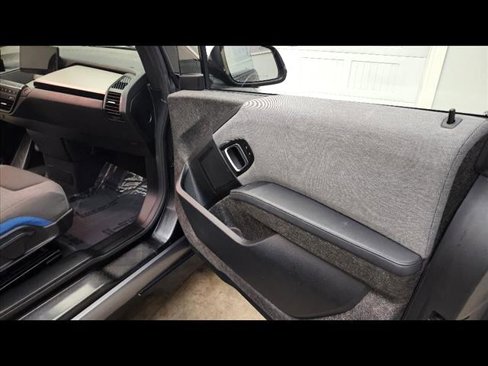 Used 2018 BMW i3 image 17