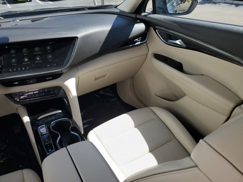 Used 2022 Buick Envision Essence w/ Safety Package image 16