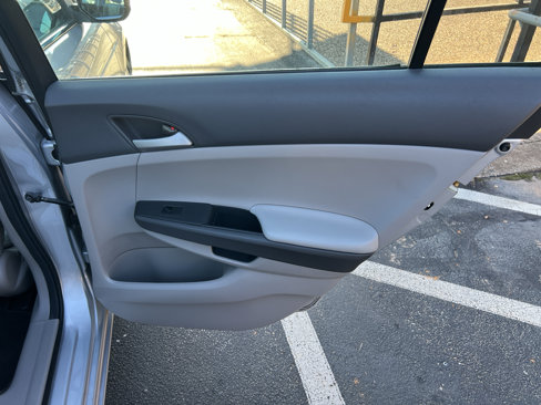 Used 2010 Honda Accord LX image 25