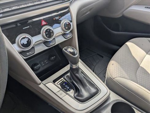 Used 2019 Hyundai Elantra SEL image 14