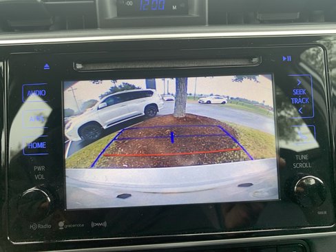 Used 2017 Toyota Corolla LE image 25