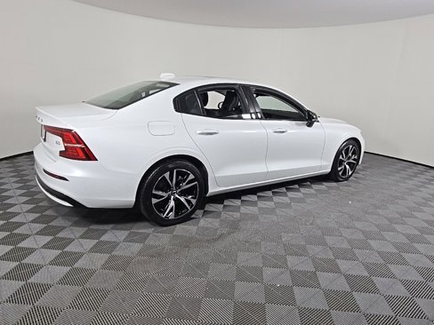 Certified 2025 Volvo S60 B5 Core image 6
