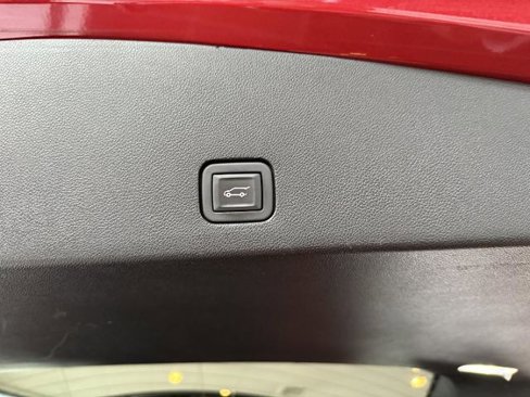 Certified 2021 Cadillac XT6 Sport w/ LPO, ONYX Package image 7