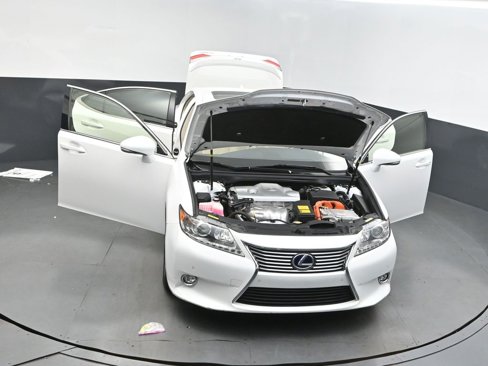Used 2015 Lexus ES 300h image 50
