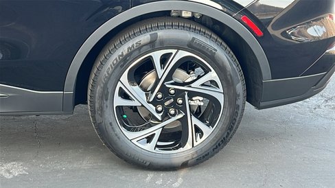 New 2025 Lincoln Nautilus Premier w/ Equipment Group 102A image 11