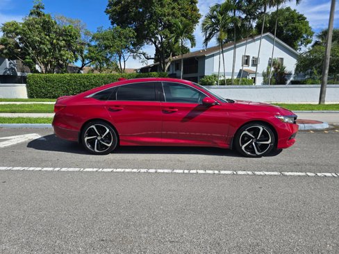 Used 2018 Honda Accord Sport image 4