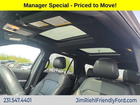 Used 2017 Ford Explorer XLT w/ Equipment Group 202A image 14