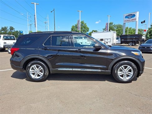 Certified 2021 Ford Explorer XLT image 7
