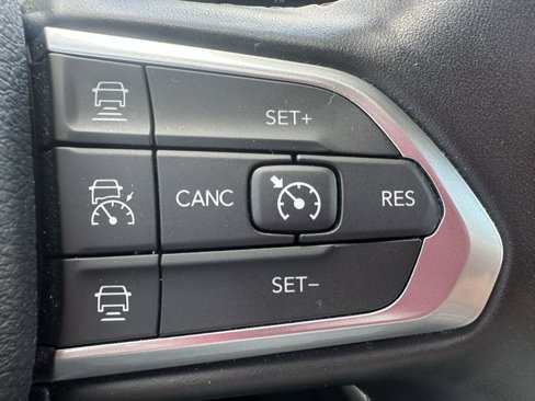 Used 2022 Jeep Compass Limited image 12