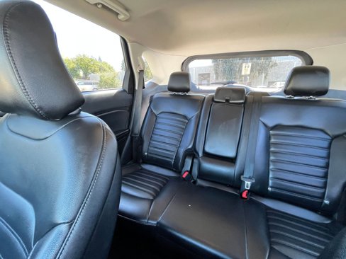 Used 2022 Ford Edge SEL image 39