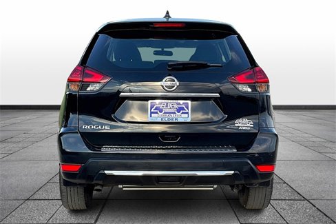 Used 2018 Nissan Rogue S image 4