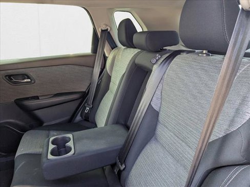 Used 2023 Nissan Rogue SV image 18