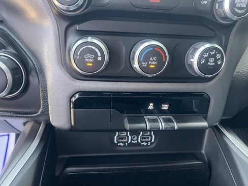 Used 2022 RAM 1500 Big Horn image 24