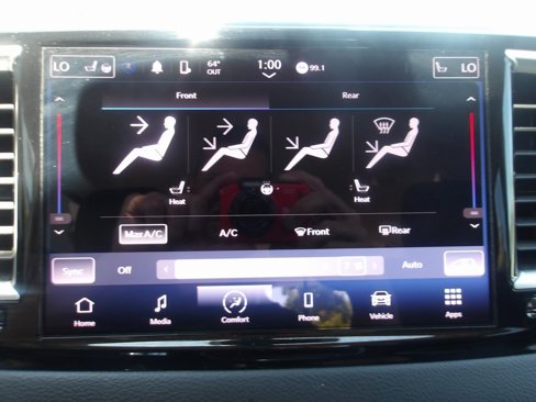 Used 2023 Chrysler Pacifica Touring-L image 15