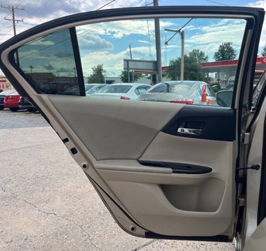 Used 2017 Honda Accord LX image 11