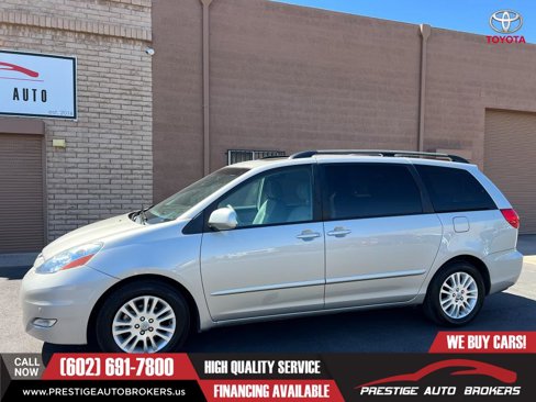 Used 2010 Toyota Sienna XLE Limited image 2