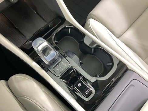 New 2025 Volvo XC40 B5 Plus w/ Protection Package Premier image 14
