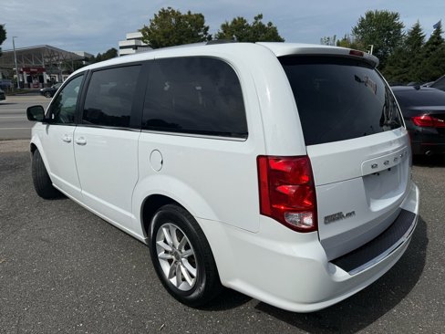 Used 2018 Dodge Grand Caravan SXT image 3