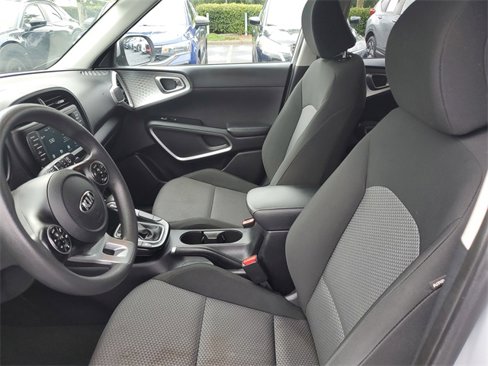 Used 2020 Kia Soul LX image 17