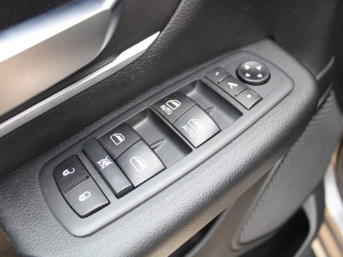 Used 2021 RAM 1500 Big Horn image 12