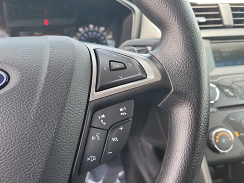 Used 2018 Ford Fusion SE image 27