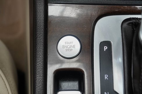 Used 2015 Volkswagen Touareg TDI image 20
