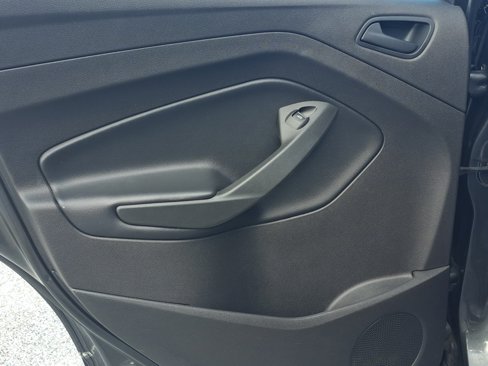 Used 2019 Ford Escape S image 10