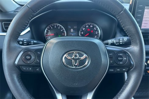 Used 2022 Toyota RAV4 XLE Premium image 23