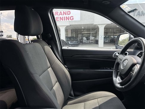 Used 2019 Jeep Grand Cherokee Laredo image 23