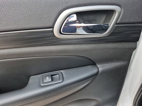 Used 2019 Jeep Grand Cherokee Altitude image 20