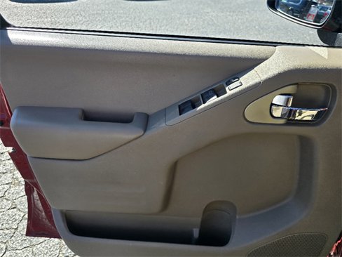 Used 2019 Nissan Frontier SV image 9