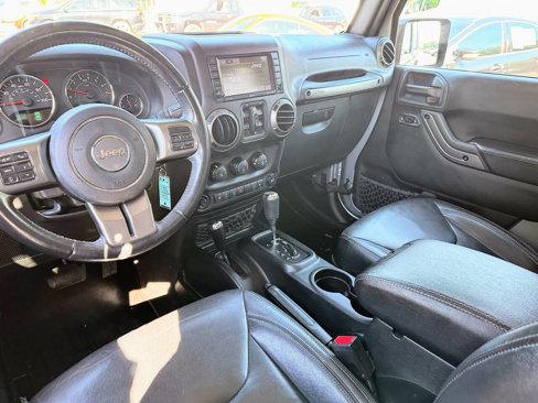 Used 2018 Jeep Wrangler Unlimited Sahara image 16
