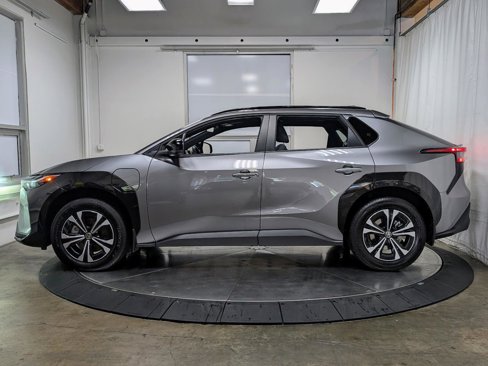 Used 2024 Toyota bZ4X XLE image 5