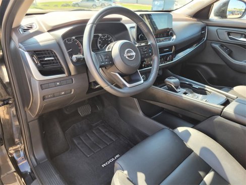Used 2023 Nissan Rogue SL w/ SL Premium Package image 17