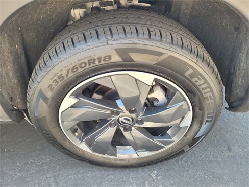 Used 2024 Nissan Rogue SV image 25
