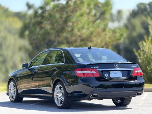 Used 2012 Mercedes-Benz E 350 4MATIC Sedan image 9