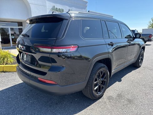 Used 2024 Jeep Grand Cherokee L Laredo image 7