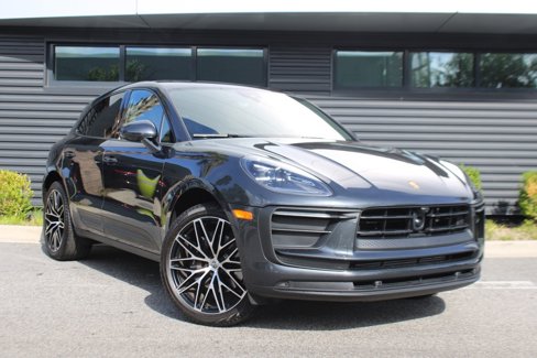 Certified 2024 Porsche Macan image 9