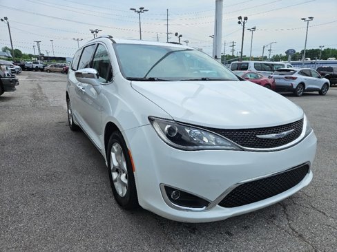 Used 2020 Chrysler Pacifica Limited image 8