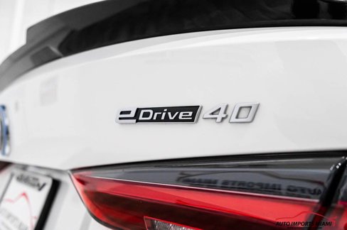 Used 2022 BMW i4 eDrive40 w/ M Sport Package image 27