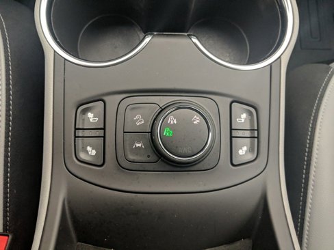 Used 2024 GMC Terrain SLT image 24