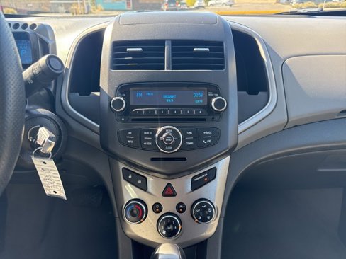 Used 2014 Chevrolet Sonic LT image 10