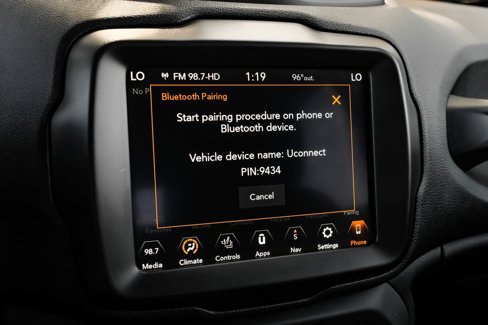 Used 2021 Jeep Renegade Latitude w/ Sun & Sound Group image 41