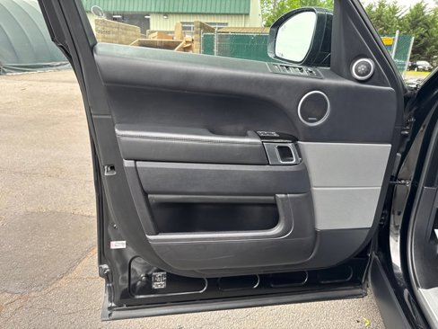 Used 2017 Land Rover Range Rover Sport HSE Dynamic image 17