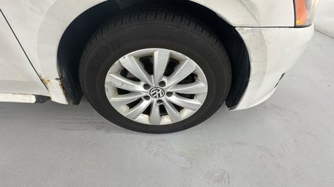 Used 2013 Volkswagen Passat 2.5 S image 9