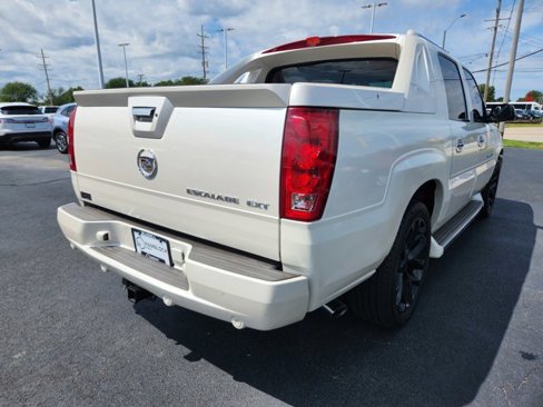 Used 2005 Cadillac Escalade EXT image 5