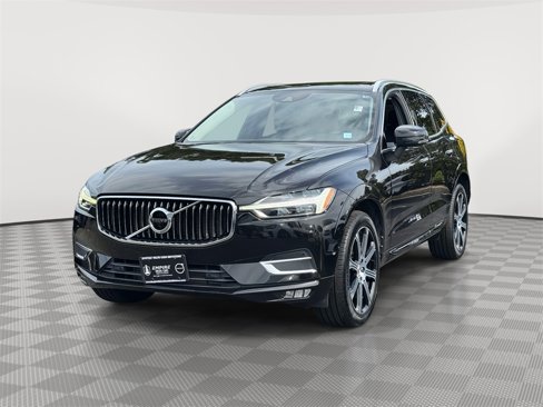 Used 2018 Volvo XC60 T6 Inscription w/ Vision Package image 2